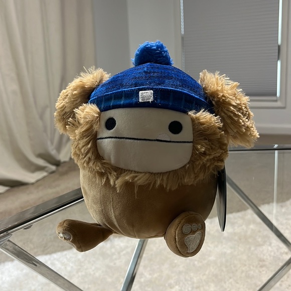 Benny Bigfoot Winter Squishmallow - Picture 3 of 4